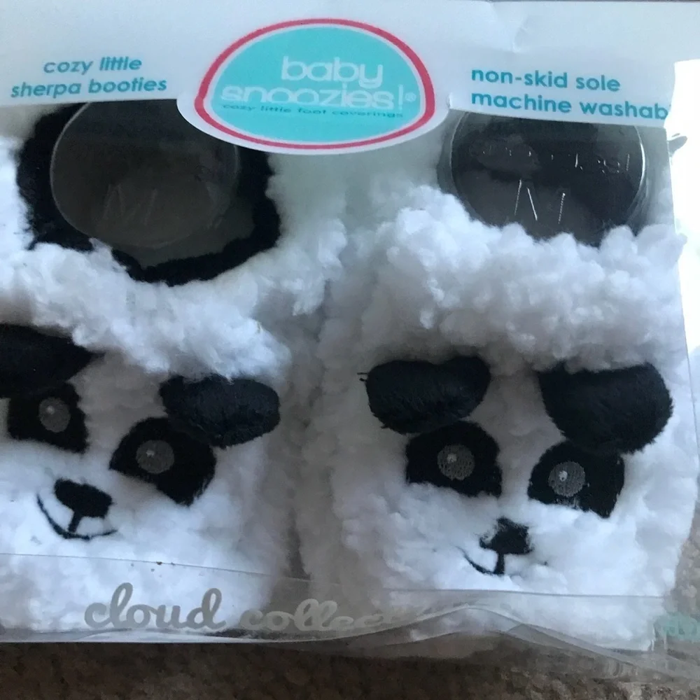 Baby Snoozie Panda Bear cozy little Sherpa Booties